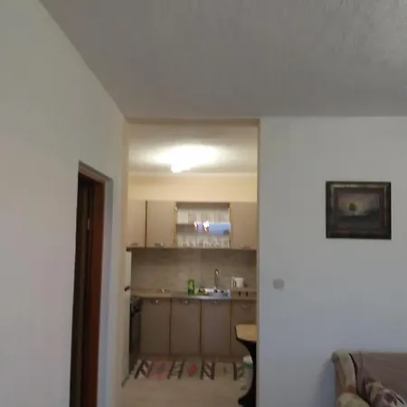 아파트 Apartman 3 *